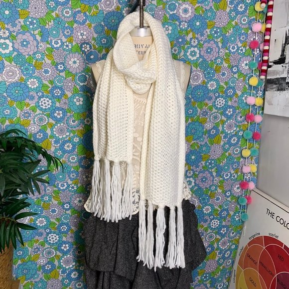 ##NWOT## Cintelli e Galluzzo Wool Blend Ivory Scarf - Picture 1 of 6